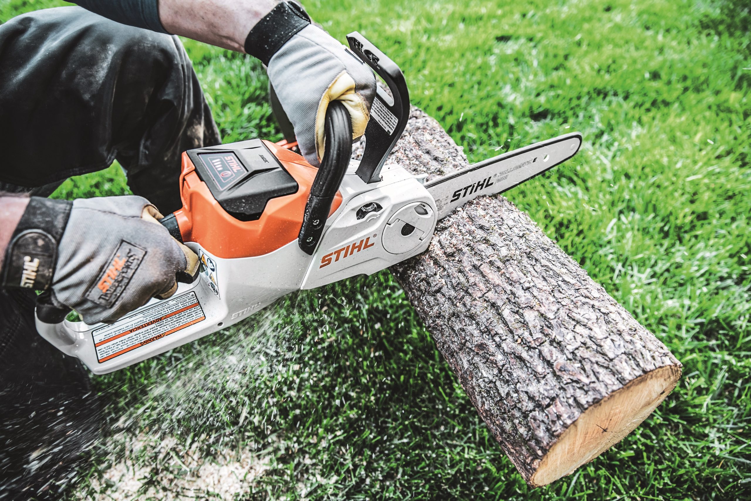 Stihl 200 discount battery chainsaw