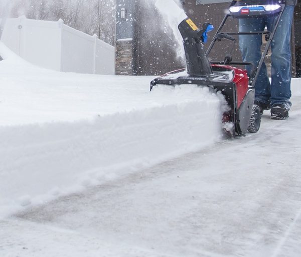 39901 – 21″ Electric Battery Power Clear Snow Blower - Image 3