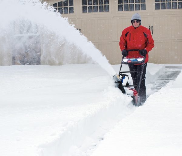 39901 – 21″ Electric Battery Power Clear Snow Blower - Image 2