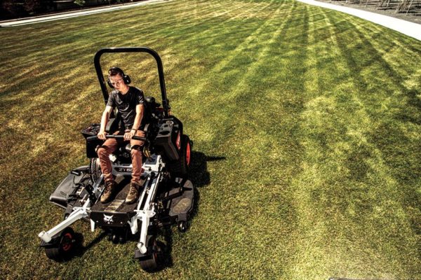 Bobcat ZT6000 Series Commercial Zero Turn Mowers - Image 6
