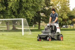 Bobcat AE30S Stand-on aerator plugger