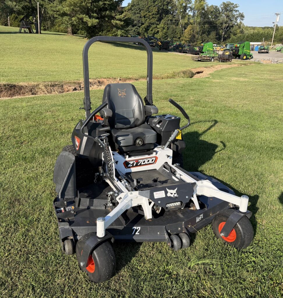 Used BOB-CAT 72" Commercial Zero Turn Mower ZT7000